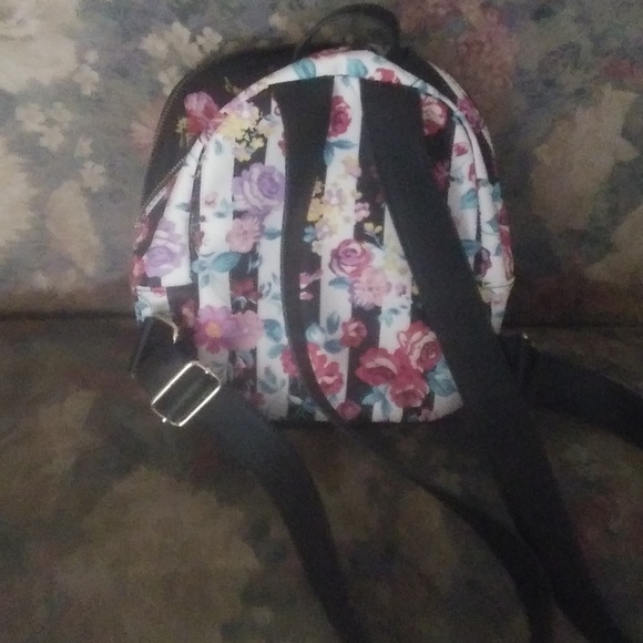 Betsy Johnson small size Backpack - Picture 3 of 3